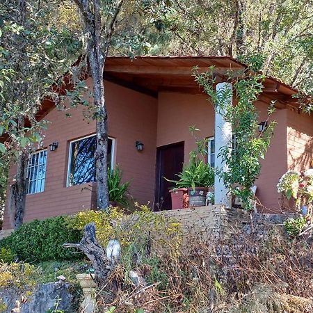 Cabana Con Banera Y Chimeneas En Puesta De Sol El Pacifico Exterior foto