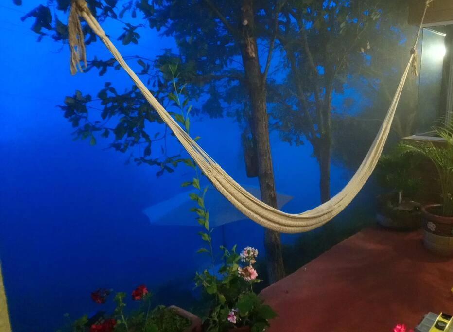 Cabana Con Banera Y Chimeneas En Puesta De Sol El Pacifico Exterior foto