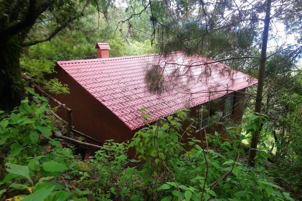 Cabana Con Banera Y Chimeneas En Puesta De Sol El Pacifico Exterior foto