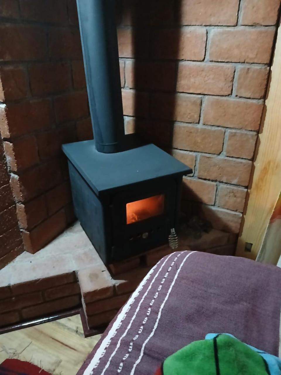Cabana Con Banera Y Chimeneas En Puesta De Sol El Pacifico Exterior foto