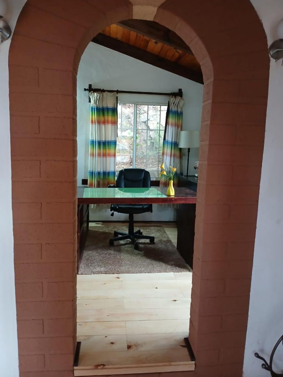 Cabana Con Banera Y Chimeneas En Puesta De Sol El Pacifico Exterior foto